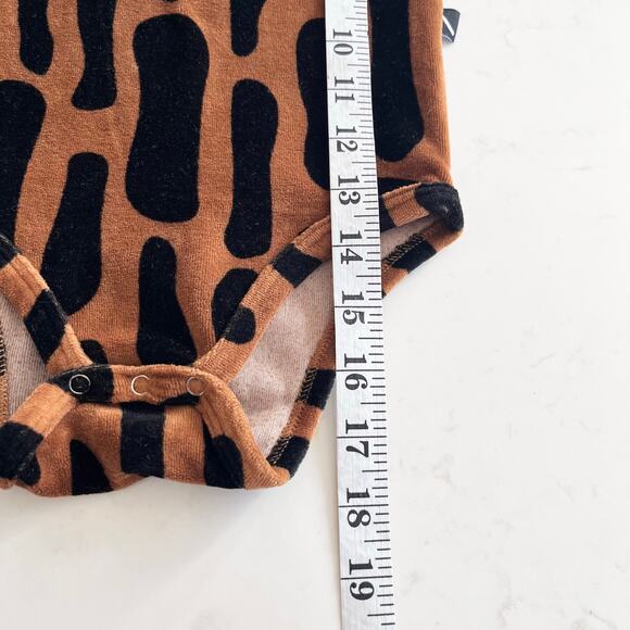 Carlijnq unisex velour animal print bodysuit size 6-12 months - Picture 6 of 7